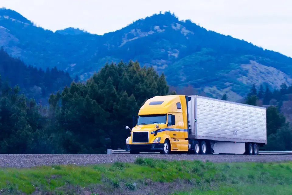 Fleet Vehicle Tracking System: The Benefits of Implementing One