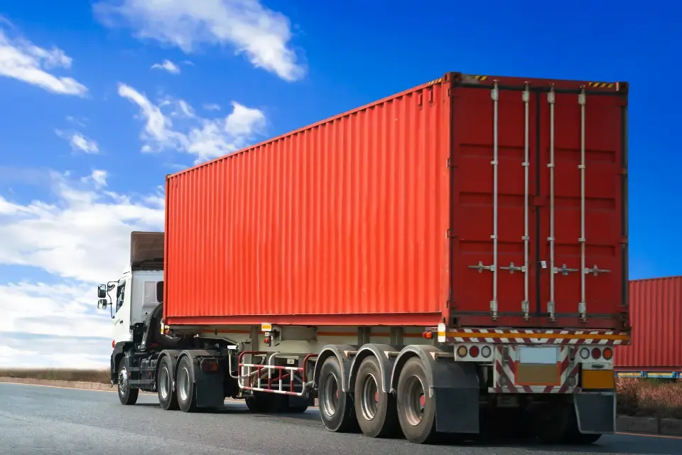 Fleet Vehicle Tracking Systems: Improving Driver Accountability & Safety